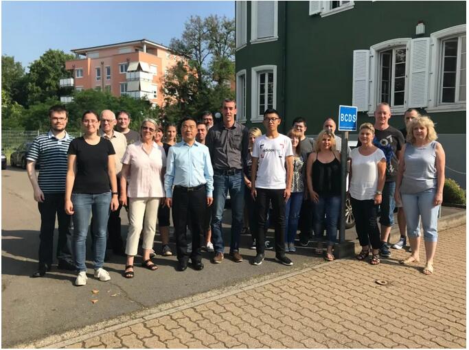 山東省外國(guó)專家局副局長(zhǎng)杜廣選一行蒞臨天意機(jī)械參觀指導(dǎo)